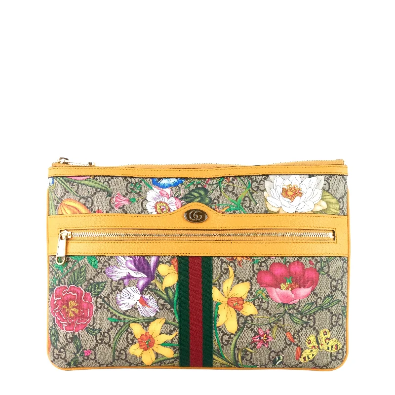 Women Gucci bags with a front - flap pocket for quick - access itemsOphidia GG Supreme Canvas Floral Clutch Bag