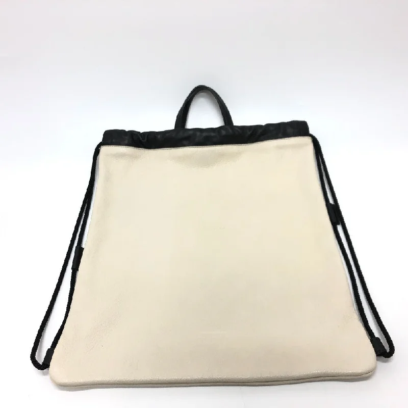 Women Gucci backpacks with a luxurious leather finishGUCCI Backpack 494053 leather White type Coco capitan Drawstring Women(Unisex) Used