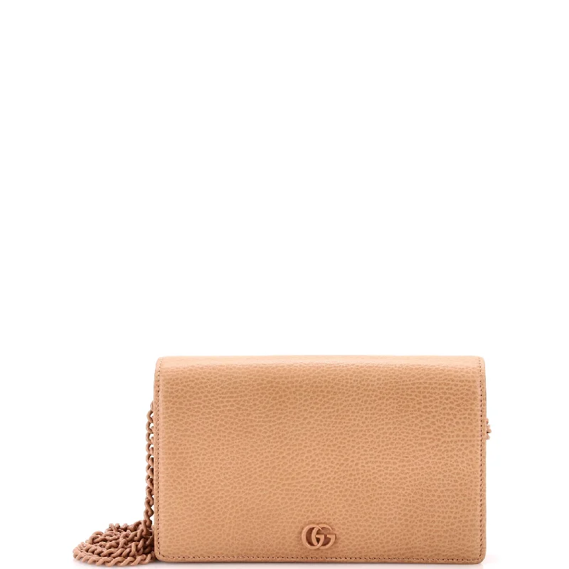 Ladies Gucci handbags with a detachable coin purse insidePetite GG Marmont Chain Wallet Leather Mini