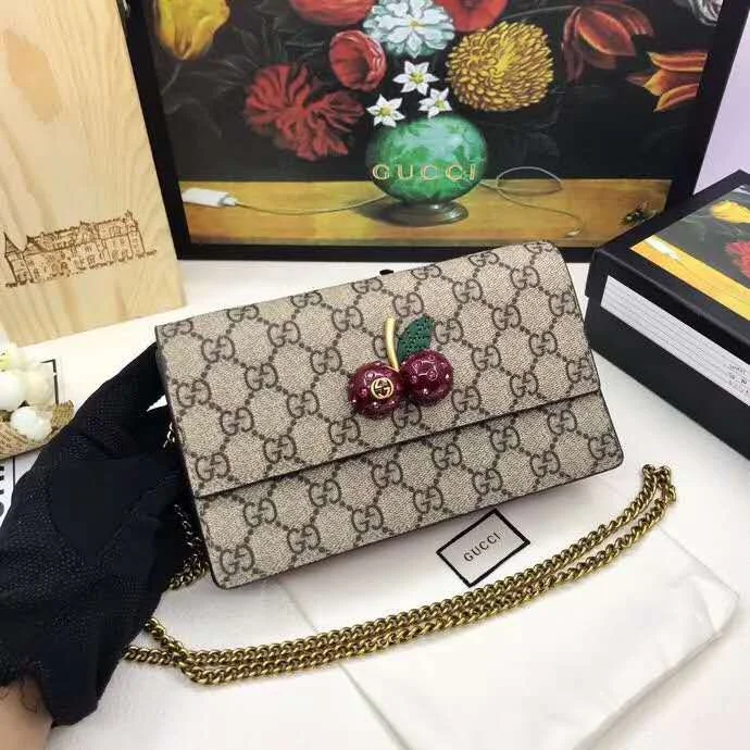 Gucci tote bags for women with a printed Gucci logoGucci Bags