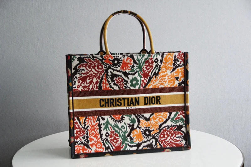 Trendsetting Christian Dior crossbody bags with a colorful strapChristian Dior  Bags - 3757