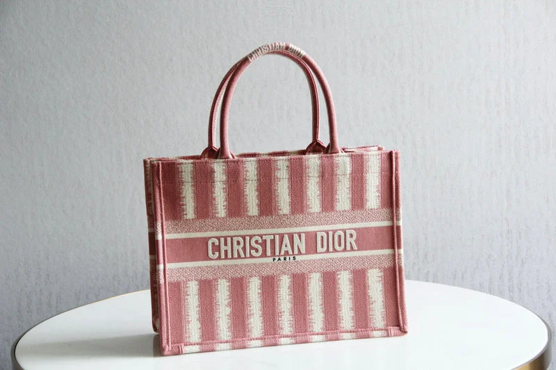 Christian Dior crossbody bags with a front - flap pocket for easy accessChristian Dior  Bags - 3815