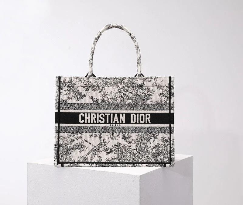 Fashion - forward Christian Dior tote bags for the modern womanChristian Dior  Bags - 3831