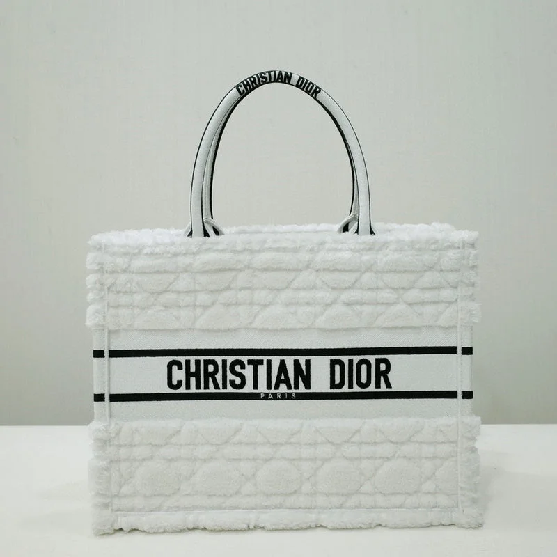 Luxury Christian Dior crossbody bags with a chain - link strapChristian Dior  Bags - 3863