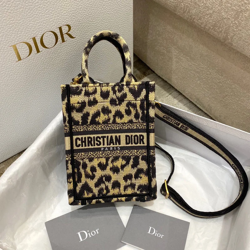 Stylish Christian Dior shoulder bags with a tassel - adorned zipperChristian Dior  Bags - 4000