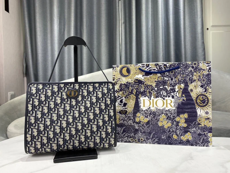 Luxury Christian Dior crossbody bags with a chain - link strapChristian Dior  Bags - 4012