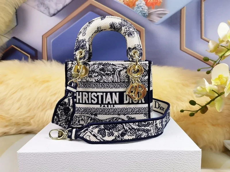 Fashion - forward Christian Dior tote bags for the modern womanChristian Dior  Bags - 4050