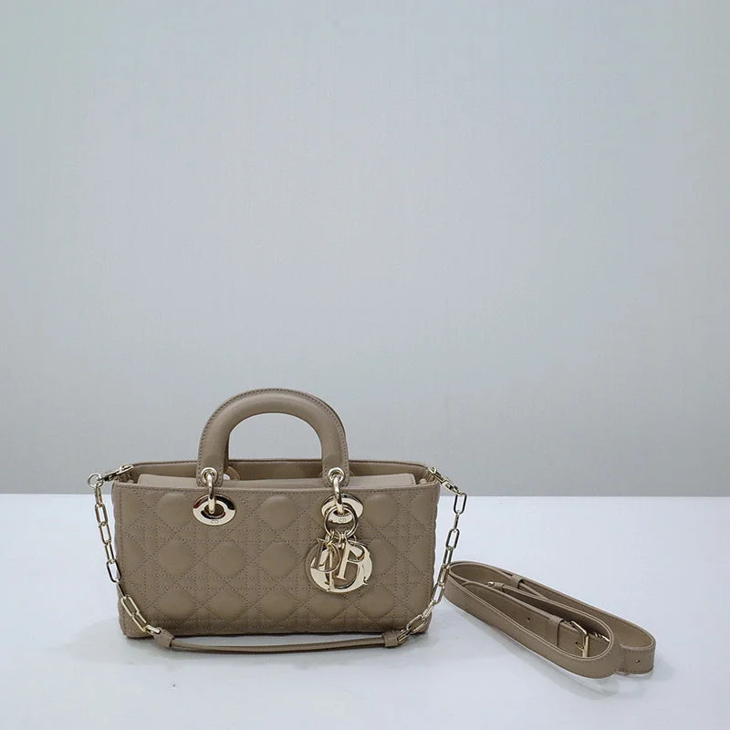 Christian Dior tote bags with a double - handle and shoulder - strap optionChristian Dior  Bags - 4052