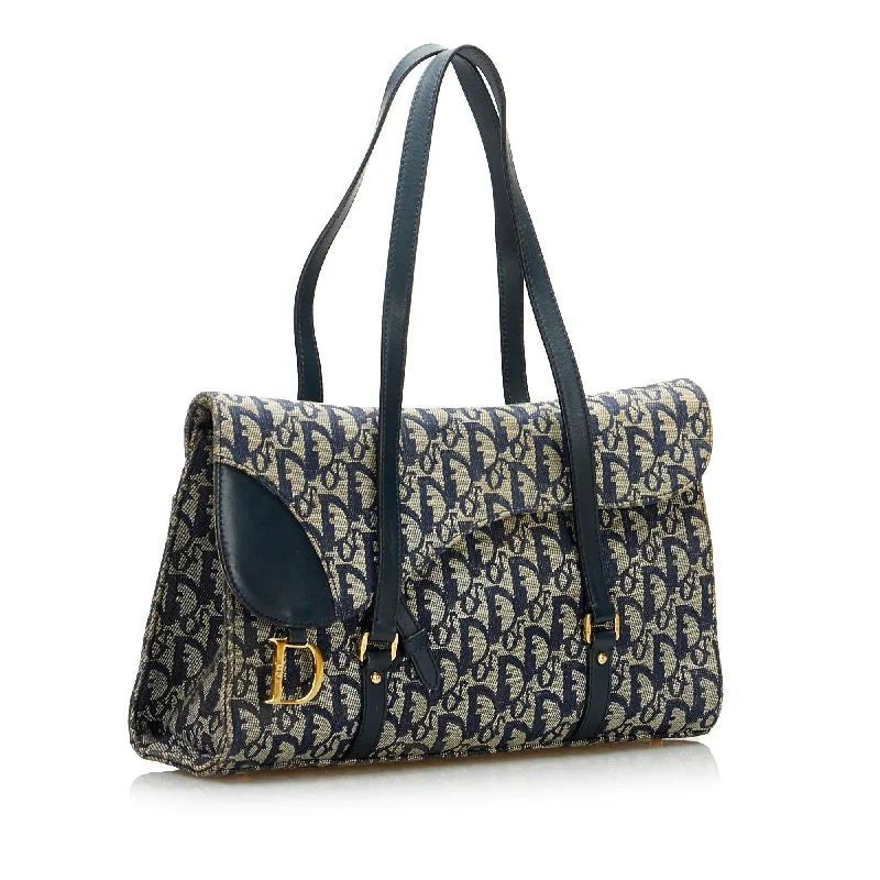 Christian Dior bags with a quilted pattern and gold - toned hardwareDior Dior Oblique Double Saddle Shoulder Bag (SHG-Hd0Jmb)