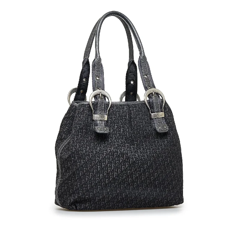 Christian Dior handbags with a snap - button closure and a decorative buckleDior Diorissimo Buckle Tote (SHG-l1phvR)