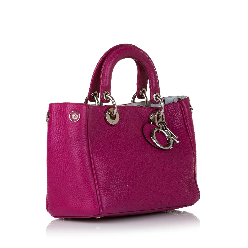 Christian Dior Saddle bags with a distressed leather finishDior Diorissimo Leather Satchel (SHG-34470)