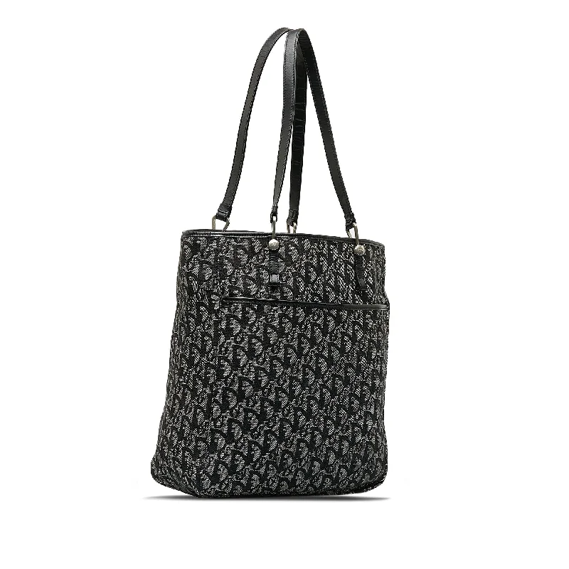 Christian Dior backpacks with a sleek, minimalist silhouetteDior Diorissimo Tote (nh1XNb)