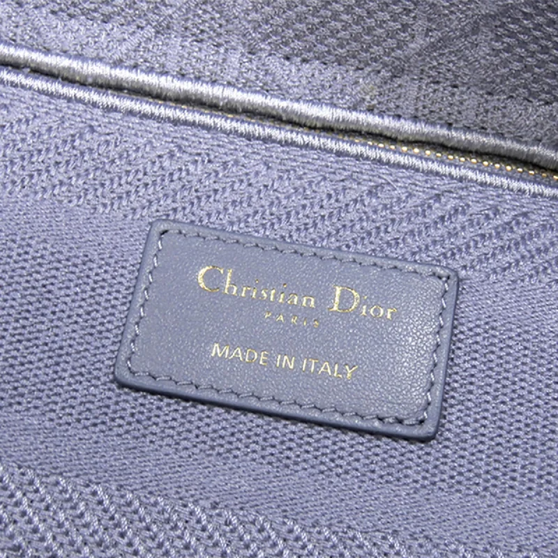 Christian Dior tote bags with a printed Dior logo on the frontDior Lady D-Lite Satchel (J6nwBk)