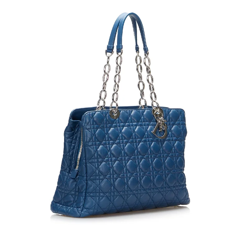 High - fashion Christian Dior bags with a geometric patternDior Large Cannage Soft Lady Dior (SHG-zreoh2)