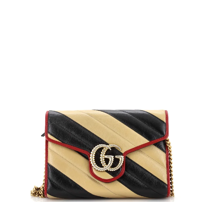 Ladies Gucci shoulder bags with a magnetic - closure flapGG Marmont Chain Wallet Diagonal Quilted Leather Mini