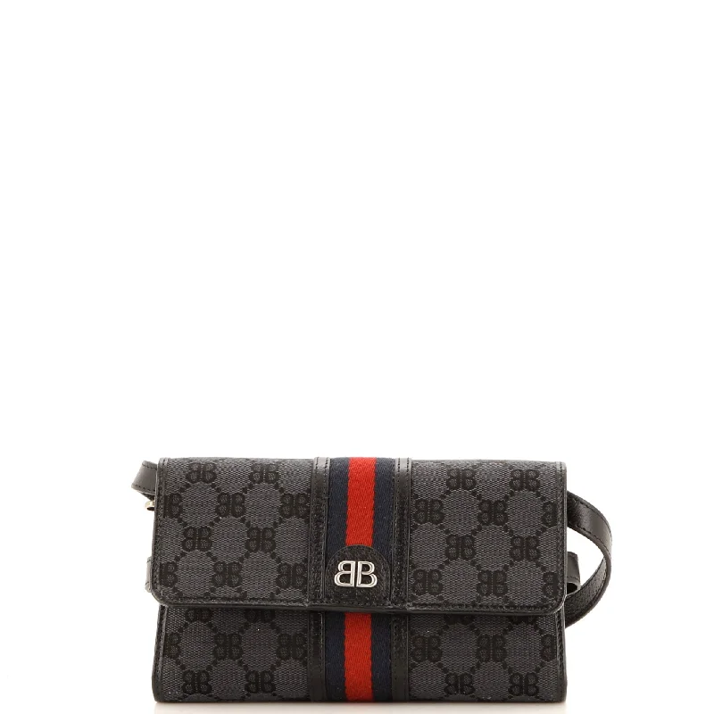 Women Gucci bags with a magnetic snap closure for easy accessx Gucci The Hacker Wallet on Strap BB Coated Canvas