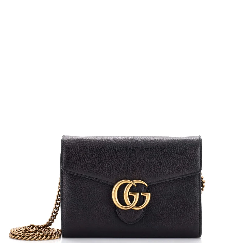 Ladies Gucci handbags with a detachable coin purse insideGG Marmont Chain Wallet Leather Mini